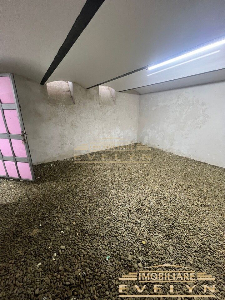 Casa de vanzare in Cristesti la strada principala, renovata complet !! - Poză 14