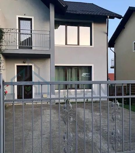 Casa moderna Duplex Semi-detasata Valea Adanca-Str. Ezareni,# - Poză 1