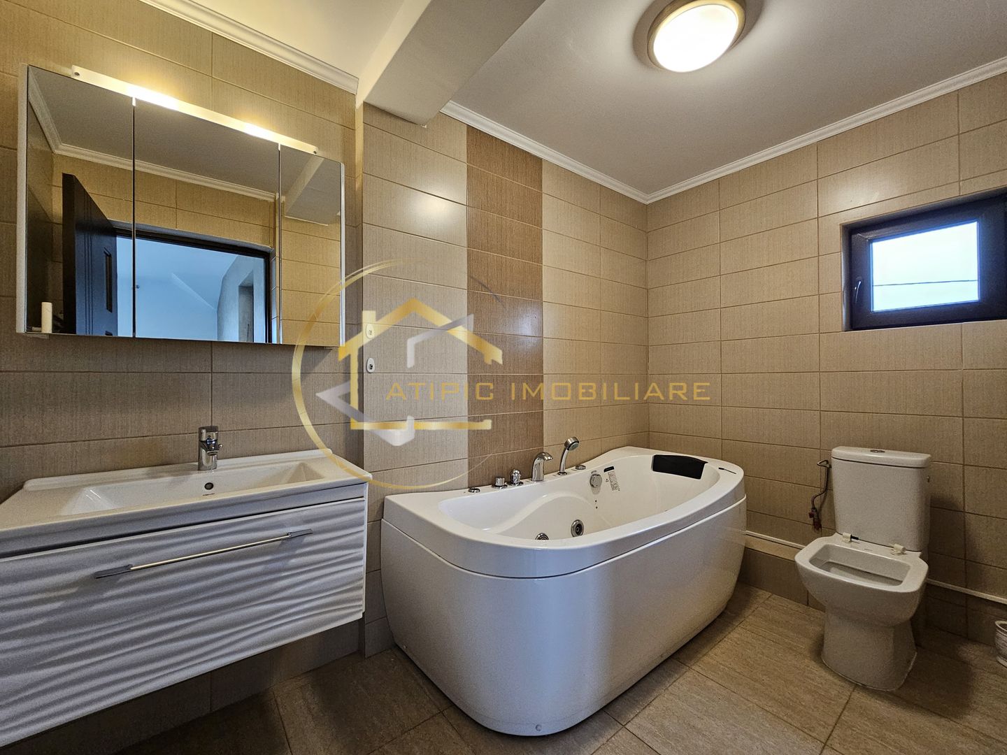 Inchiriere casa 3 camere - Poză 21