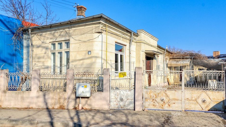 Centru- Casă boierească individuală- 5 camere si  451 mp teren - Poză 37