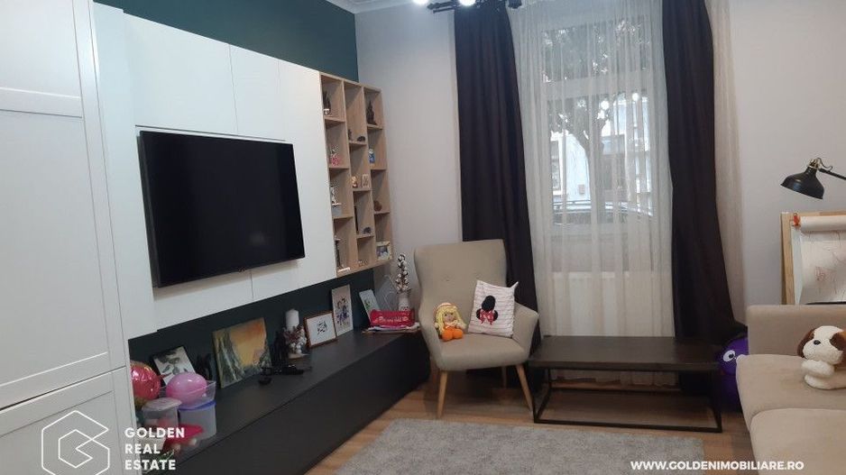 Casa mare, cu 4 apartamente a cate 1, 2, 3 și 4 camere fiecare - Poză 25