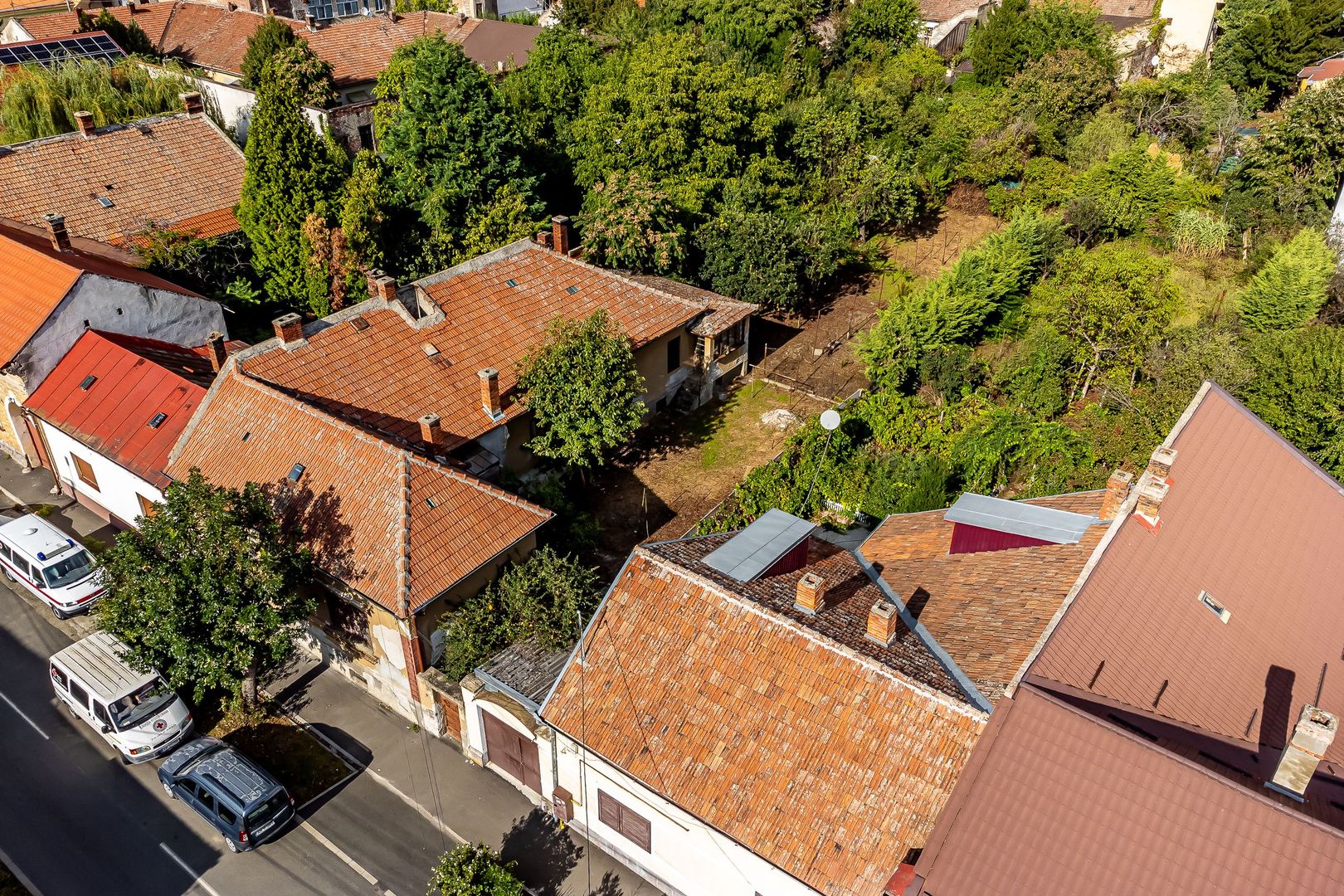 Proprietate REZERVATĂ! Casă din centru în Arad. - Poză 10