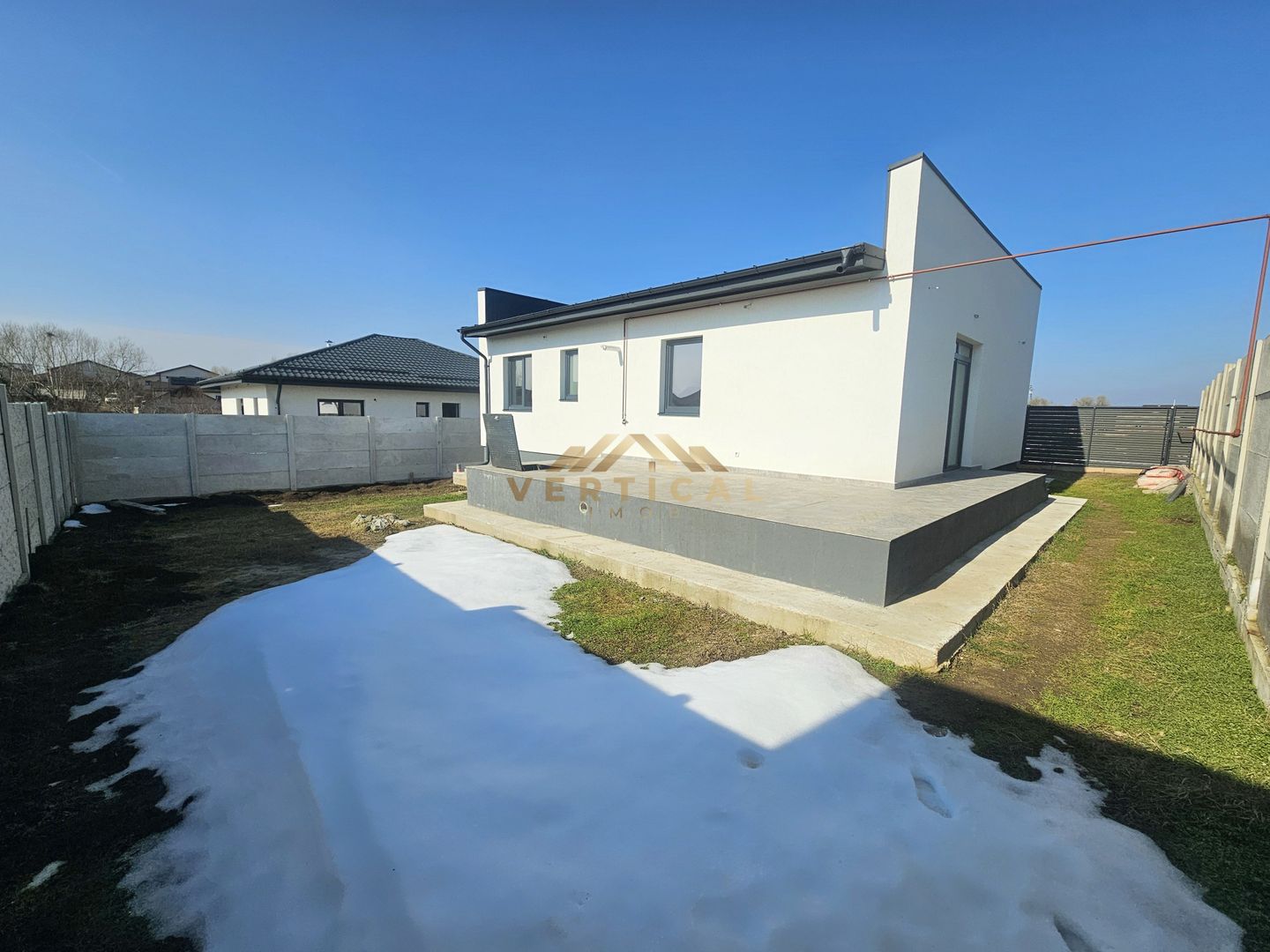 Casa pe un singur nivel cu 4 camere - comuna Berceni - Poză 2