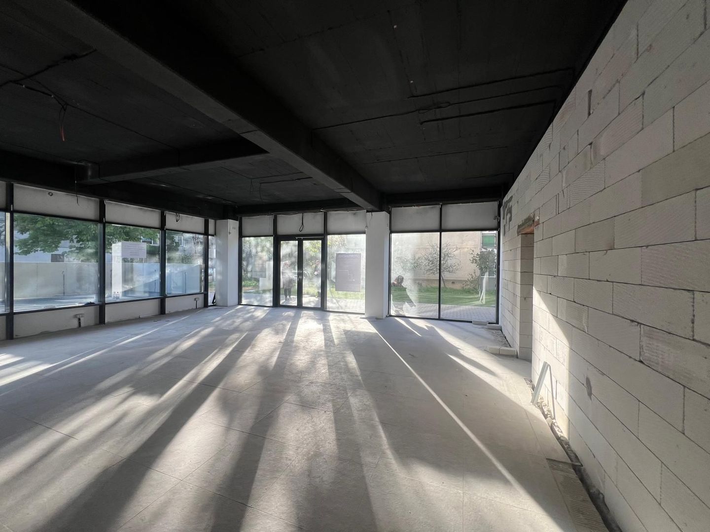 SPATIU COMERCIAL NOU CU MULTIPLE DESTINATII zona LIPOVEI - Poză 3