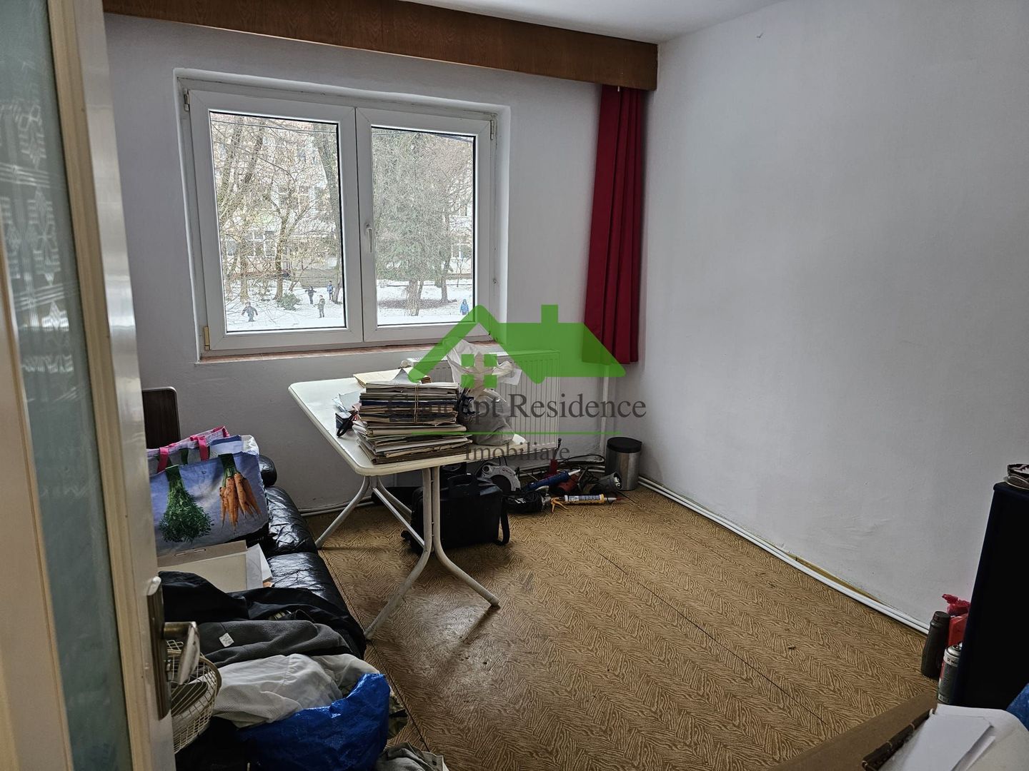 Apartament 4 camere, etaj 1, garaj – Str. Victoriei zona sc. nr. 4 - Poză 3