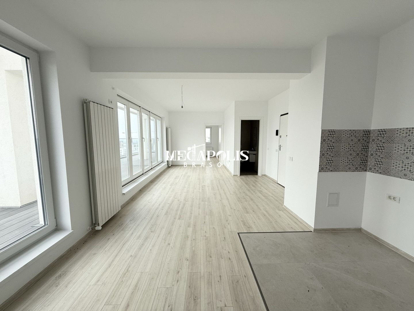 Vinzare Penthouse FINALIZAT SI INTABULAT BRASOV ZONA TRACTORUL - Poză 2