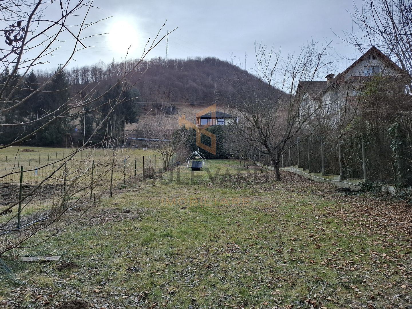 Cabana si teren 1000 mp cu iesire la lac! - Poză 6