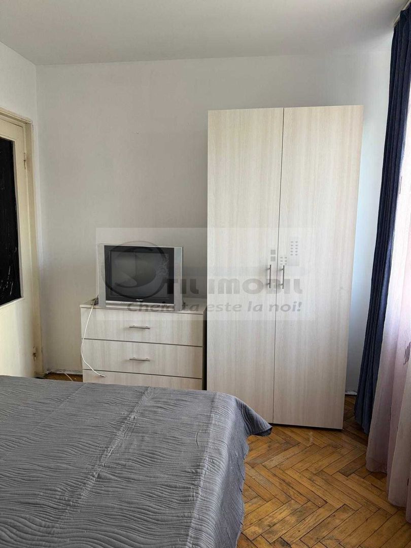 Închiriez apartament cu 2 camere Podu Ros 400 euro - Poză 1