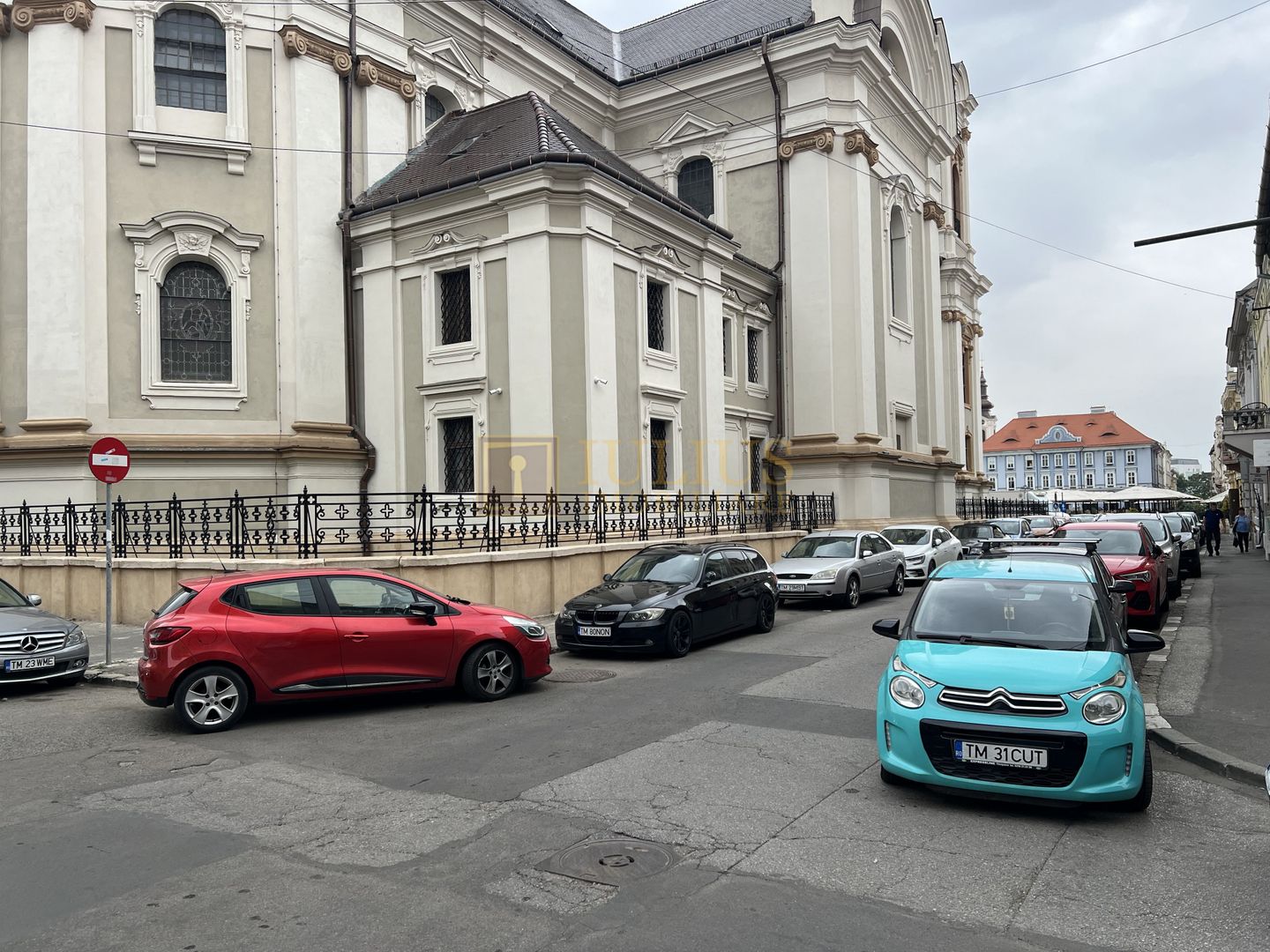 Piata Unirii; dormitor +birou;parcare privata si boxa (centrala proprie si ctr.) - Poză 2