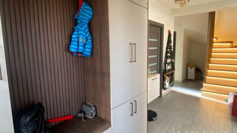 Duplex cu 4 Dormitoare | Incalzire Pardoseala | 3 Bai | Intrare Dezmir - Poză 5