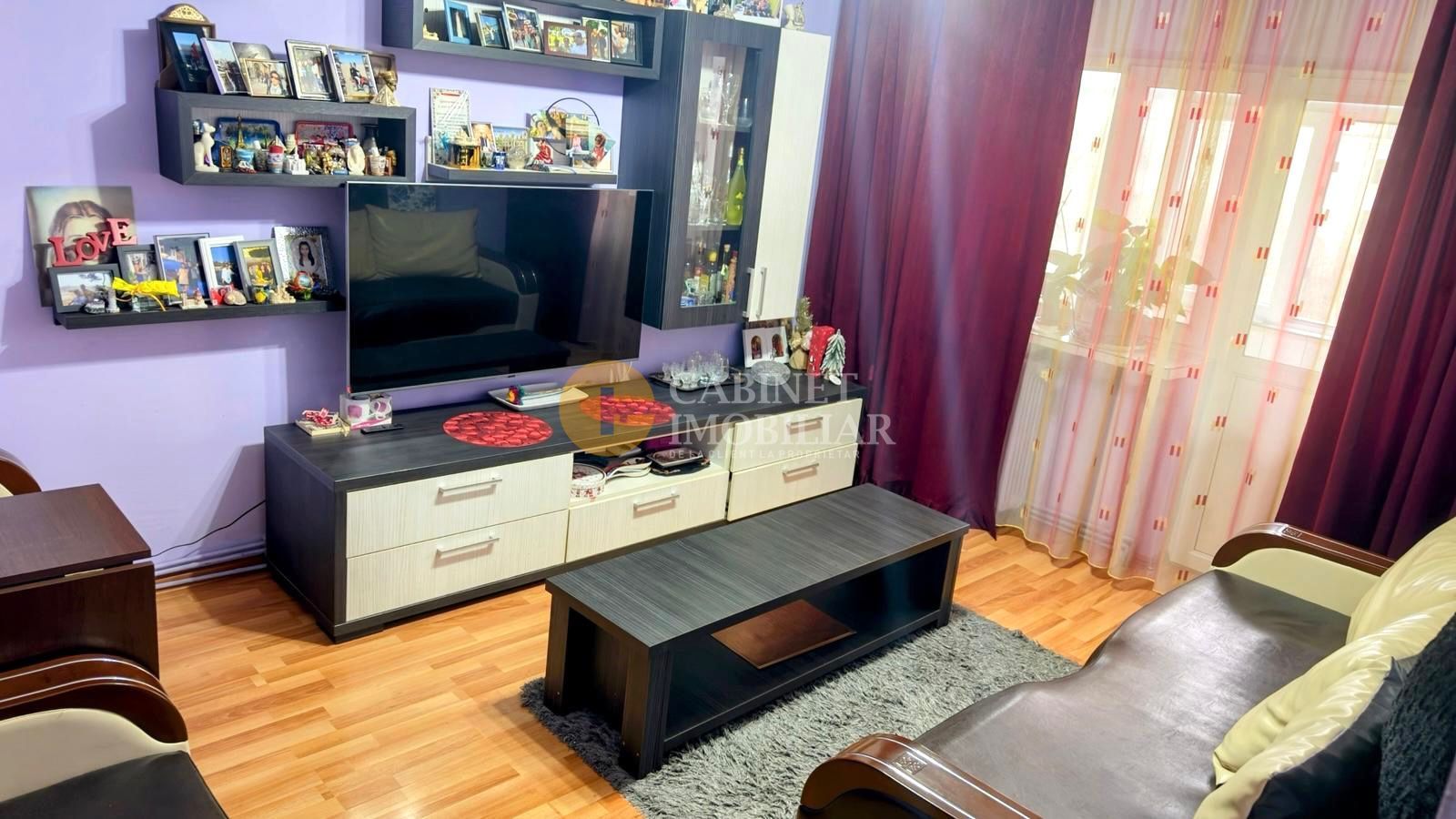4 CAMERE DECOMANDAT + 2 BAI - 84 MP -Zona Galata - Poză 1