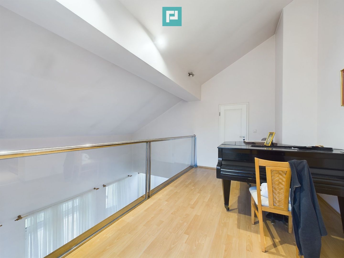 Casă situată Central în Dumbrăvița - Poză 15