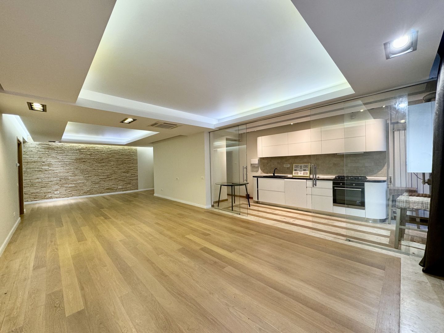 Apartament la parter,lux,spatios+terasa aflat in Aviatiei-Baneasa - Poză 4