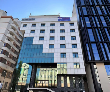 
    Agenție imobiliară REMAX Elite
    
  
  