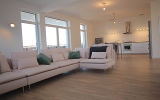 Apartament deosebit cu acces direct din lift - Poză 3