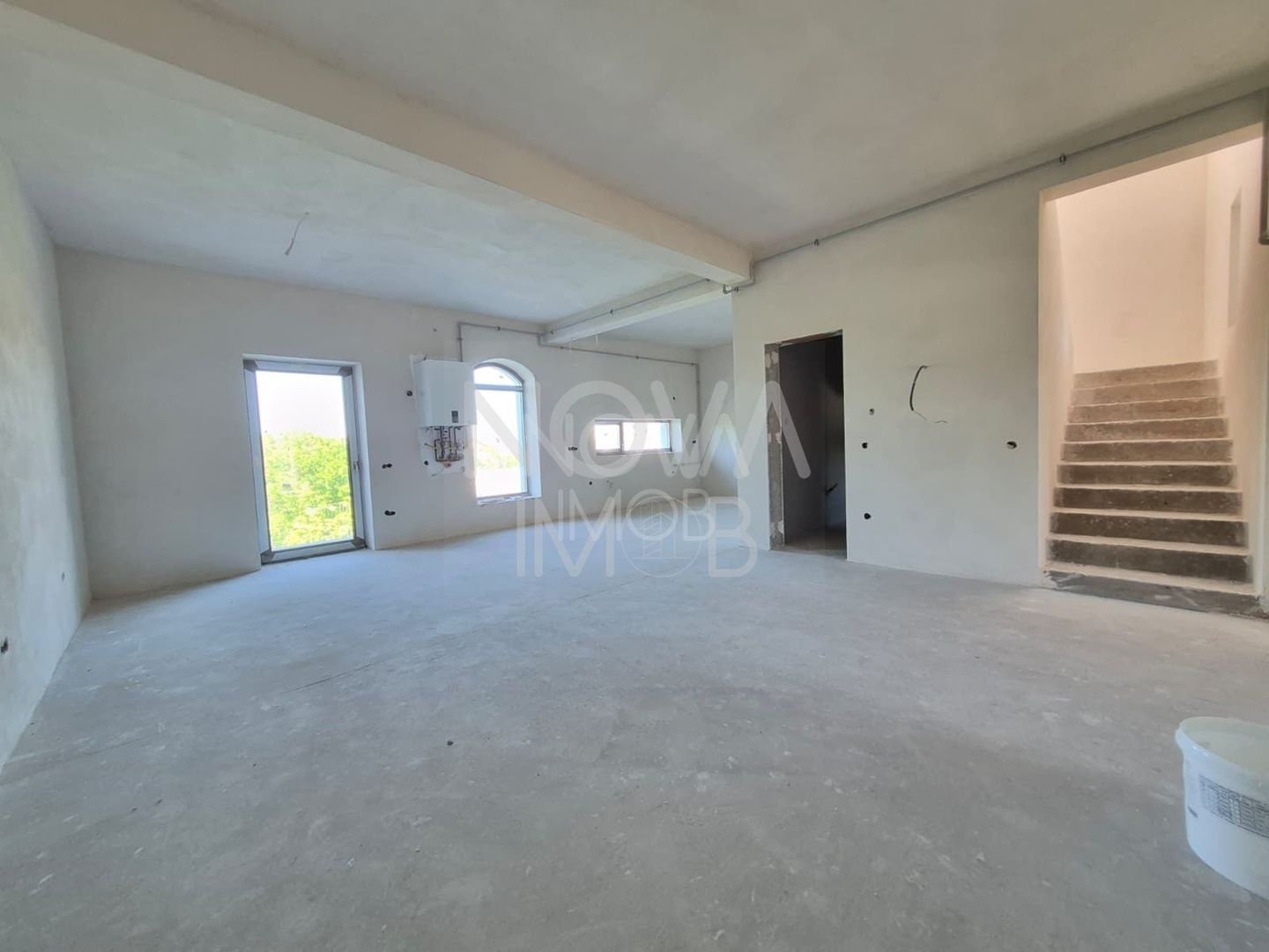 Casa generoasa cu 7 camere, 3 bai, dressing si parcare – Sura Mica - Poză 7