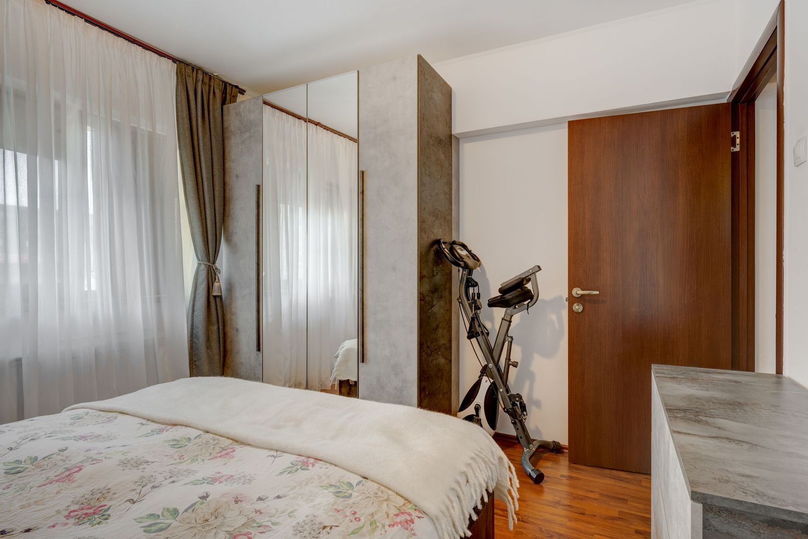 3Camere–Lujerului 2Min de Metrou, Mobilat, Centrală Propr, Reabilitat - Poză 6