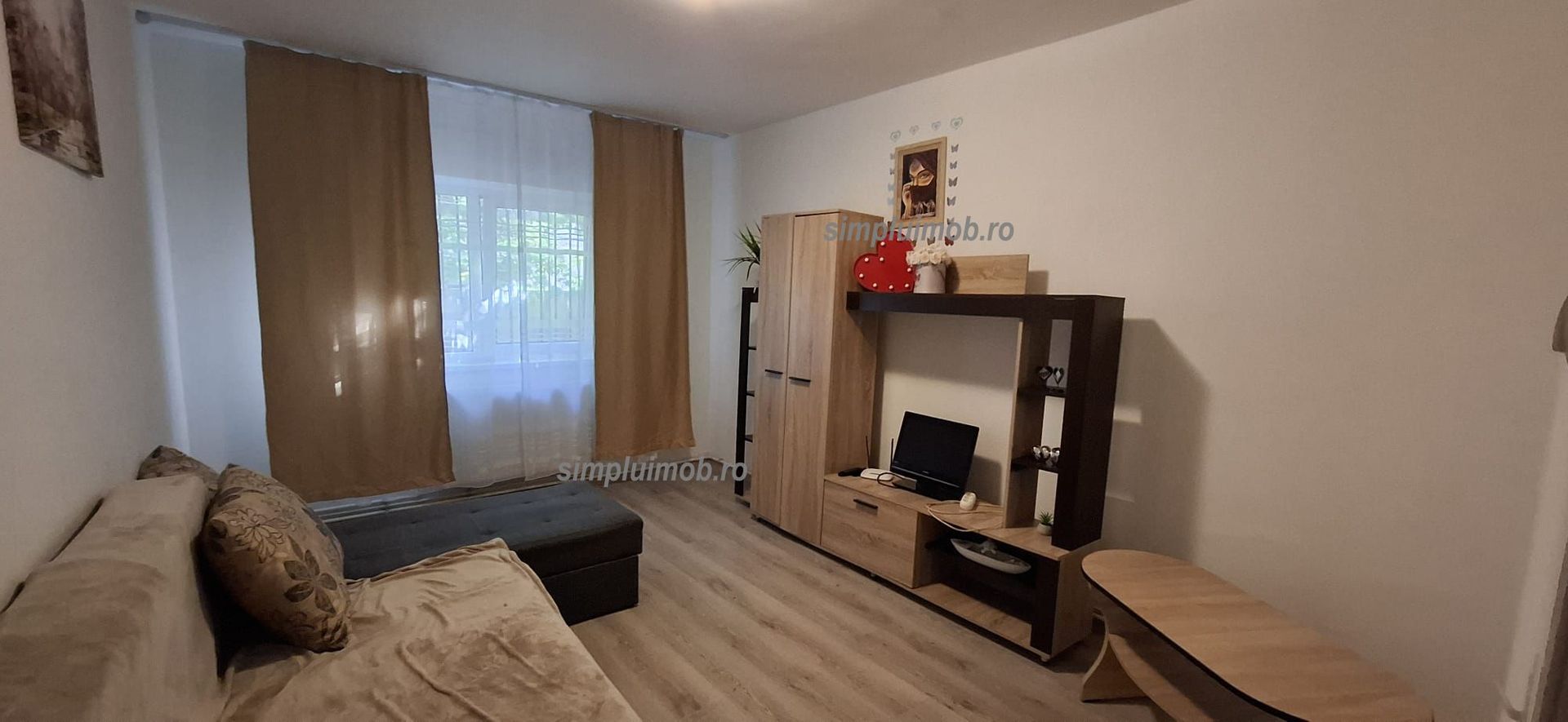 VANDUT! Garsoniera Moderna cu Centrala Proprie - Poză 1