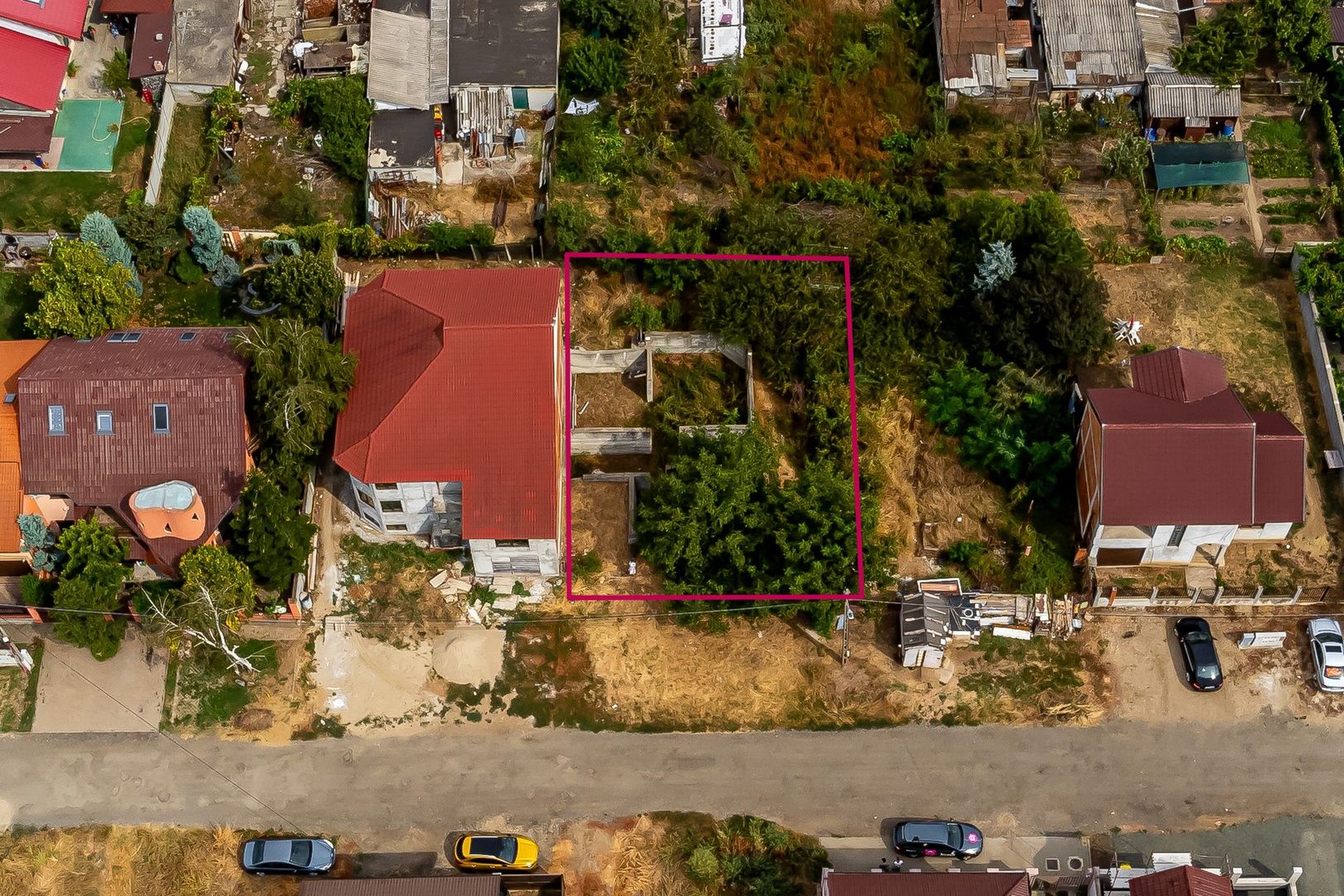 Preț redus! Teren cu Fundație de Vânzare în Aradul Nou - Poză 1