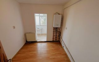 2Camere-Decomandat-50mp-Centrala Termica-AC-Zona Excelenta-Gara-Liber - Poză 3