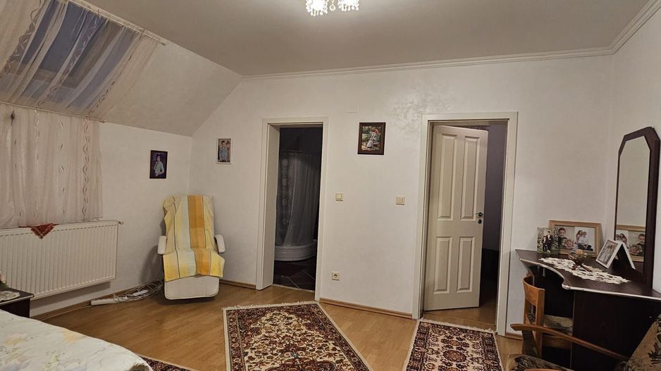 Vila  Oradea zona Iorga 420 mp ,teren 2000 ml - Poză 11