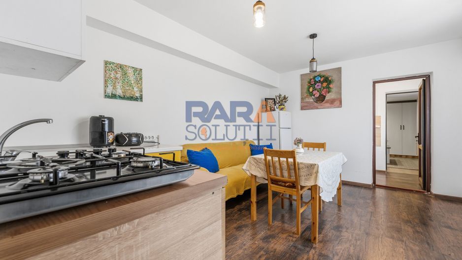 Casă micuță + un pic de curte - Poză 3