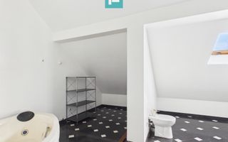 Casă cu 8 camere pentru investiții în Maciova CS - Poză 17