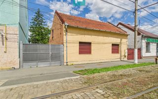 Casă cu 3 camere pentru investiții în Grădiște - Poză 1