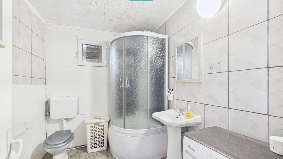 Casă cu 3 camere de vânzare în zona Bujac - Poză 11