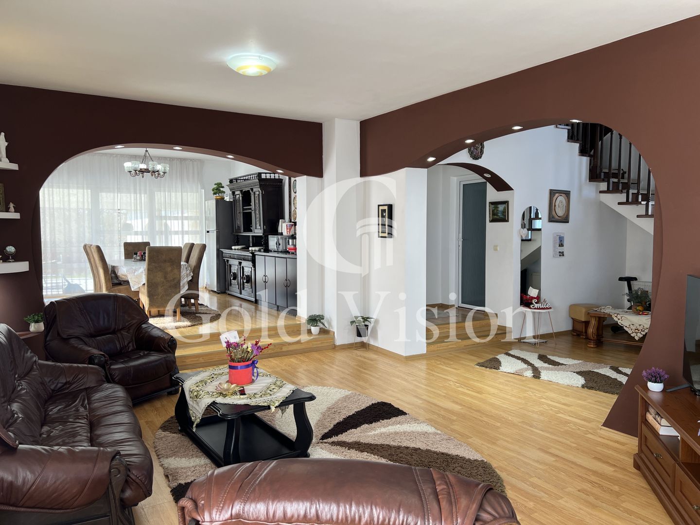 Case cu 7 camere, curte proprie + spălătorie, în Sighetu Marmației - Poză 1