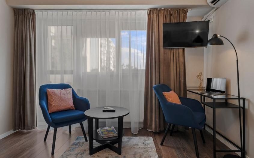 Garsonieră superbă, PiațaVictoriei, mobilat complet, certificat turistic - Poză 13