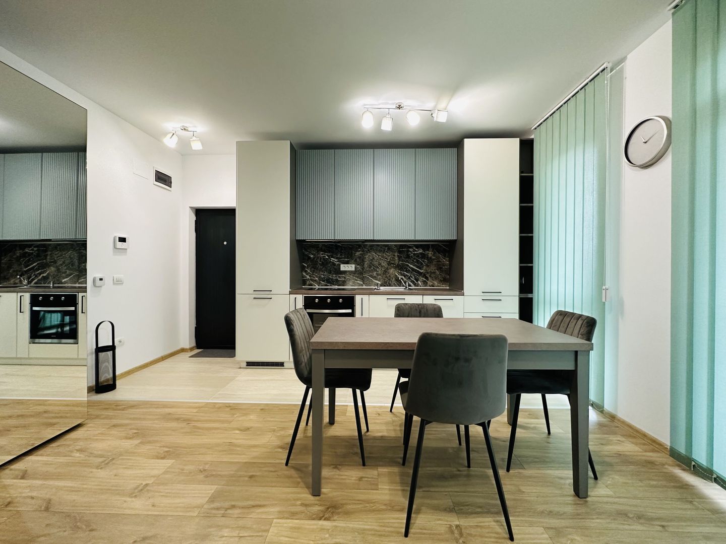 Prima inchiriere, 2 camere - Segmentul Premium - Curte & Parcare - Poză 8