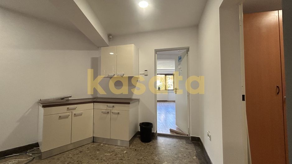 Cladire Birouri I Zona Marriott I parter si etaj 1 I 270 util - Poză 30
