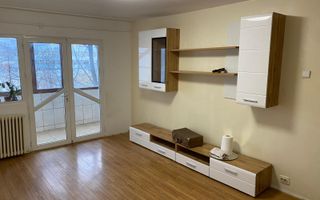 Nicolina - Cug - 4 Camere Decomandat -Etaj 3 - Bloc 1986 - Poză 1