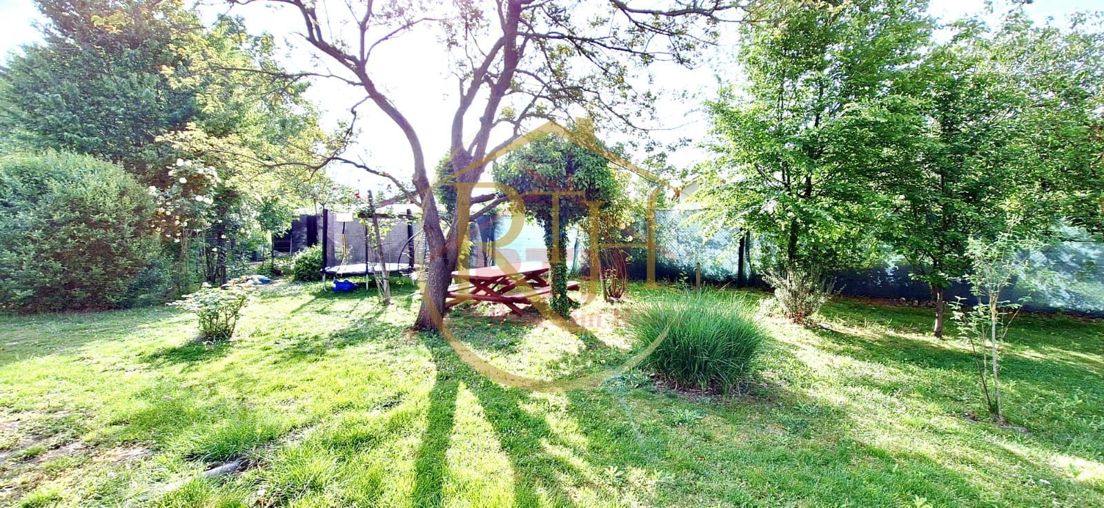 Oferim spre inchiriere casa spatioasa cu 2 camere, Zona Soarelui,cartier privat - Poză 16