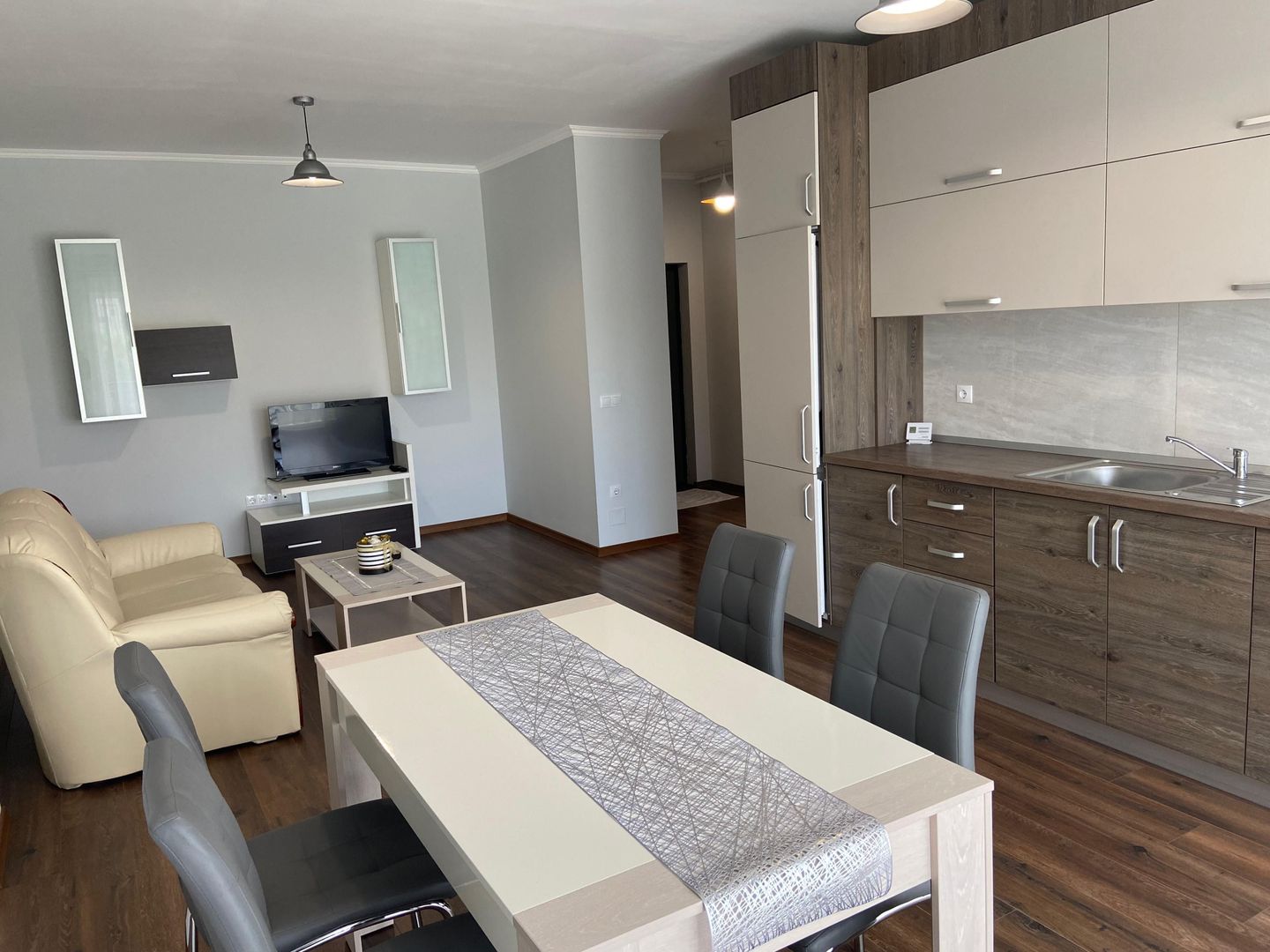 Apartament Nou la Cheie cu Parcare Subterana Europa - Poză 1