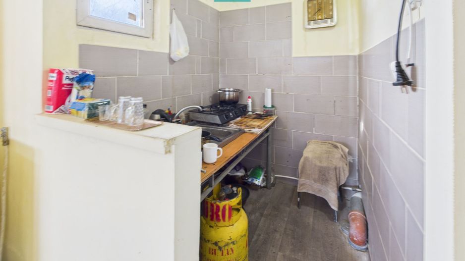 Casuță cu priveliște panoramică spre Cetatea Șiria - Poză 15