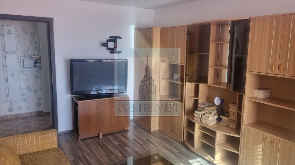 De vanzare apartament 3 camere/ Bd.Alexandru Vlahuță . - Poză 1