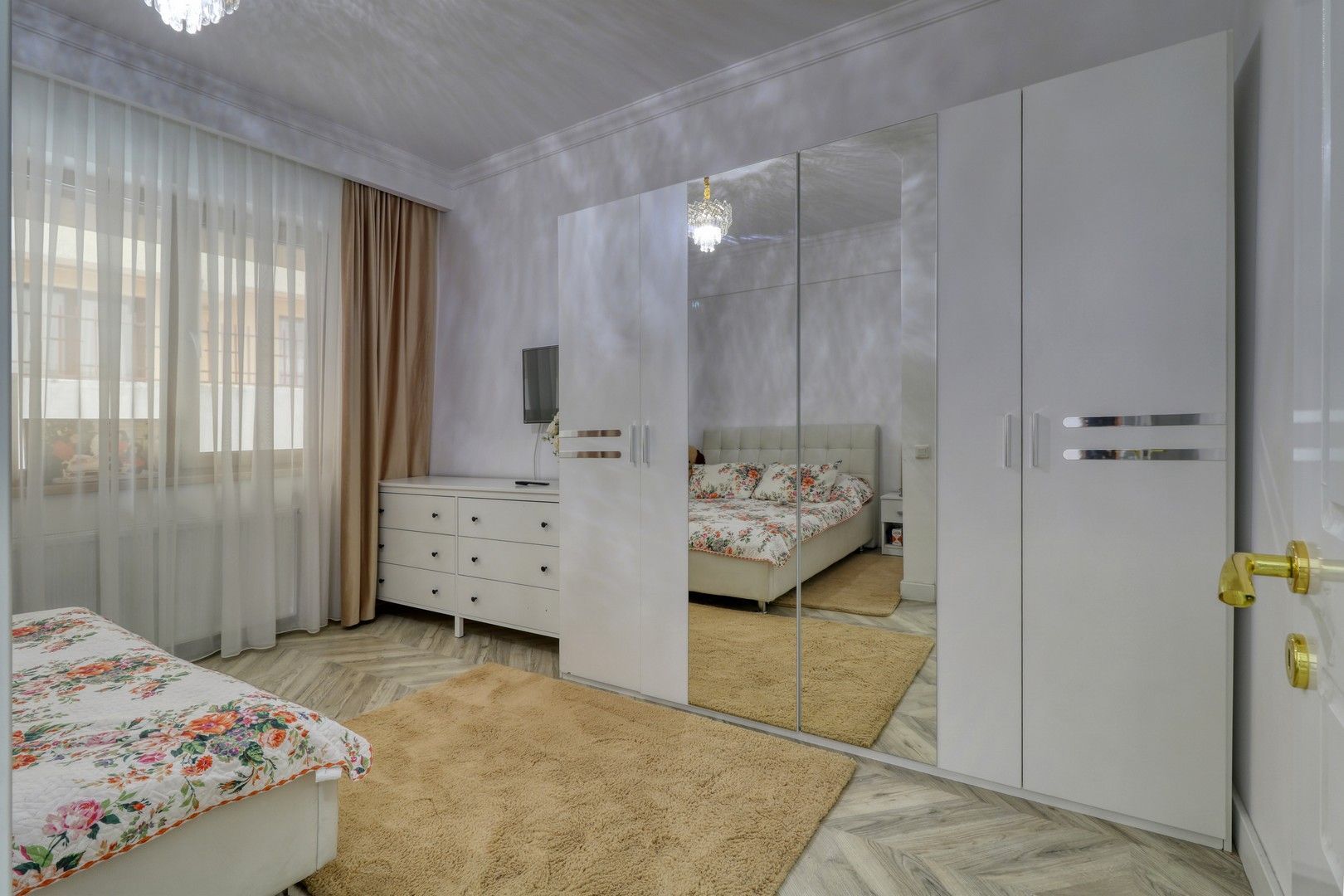 Parc Bazilescu-  4 camere + curte mare-  comision 0% - Poză 6