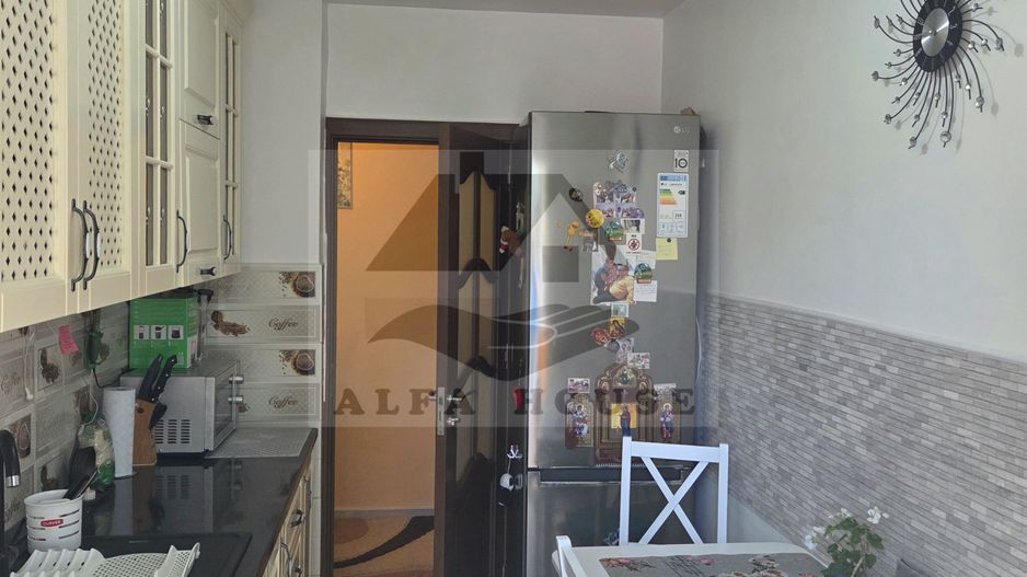Apartament cu trei camere, zona Noua, 54 mp - Poză 8