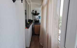 Vând apartament cu trei camere confort 1 - Poză 7