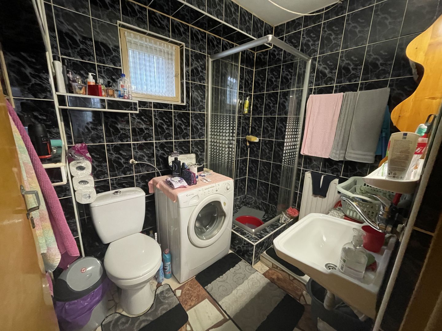 Casă cu etaj, Livezeni - Poză 12