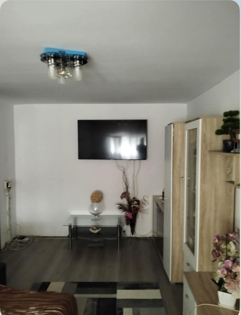 Vând apartament 3 camere - Poză 3