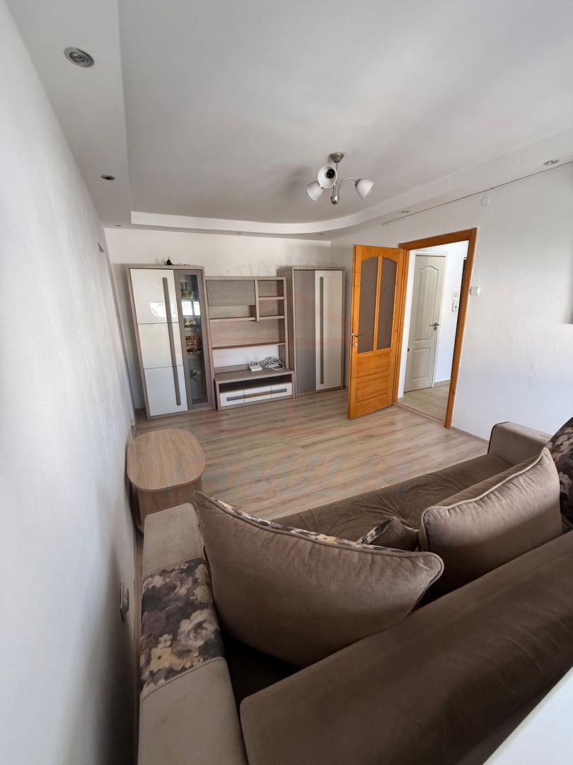 🏛️ De închiriat 2 camere, Tiglina 1, 350 euro/luna - Poză 2