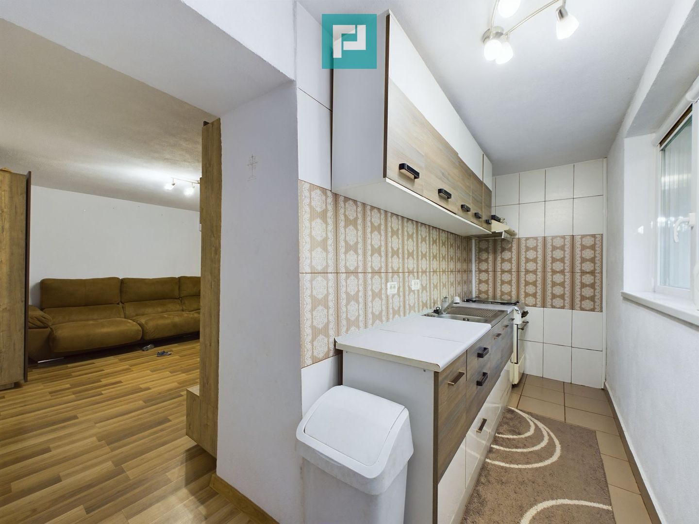 Casă la cheie în Uta - Poză 4