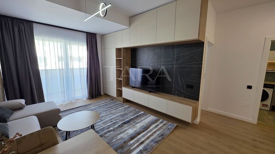 Apartament nou, finisat și utilat complet, cu balcon generos. - Poză 1