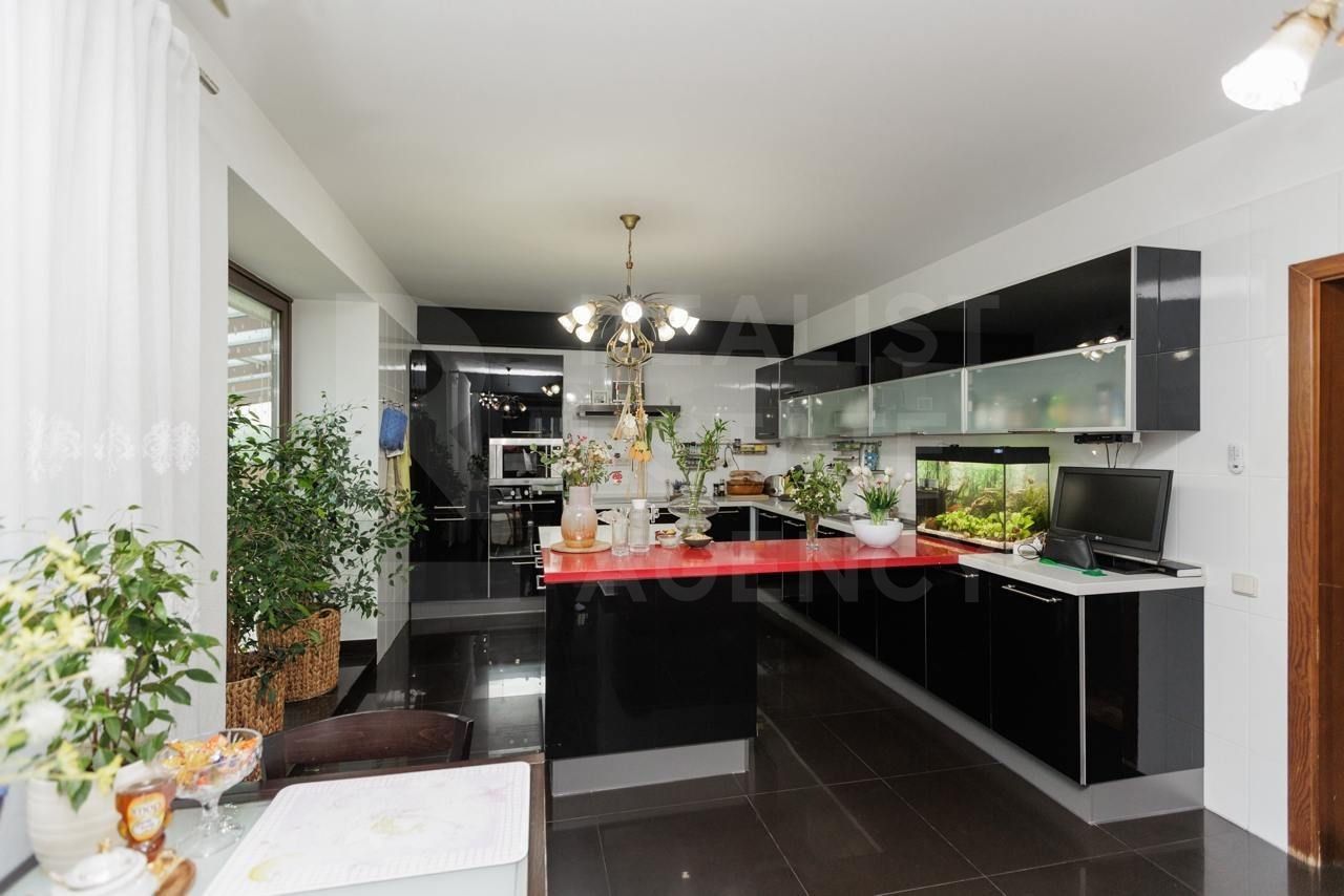Vânzare, penthouse cu suprafața de 227 mp, str. Romană, Ungheni - Poză 9