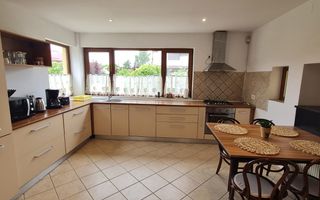 Vila spațioasă și recent renovată în Ghiroda! - Poză 40