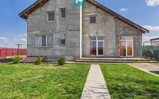 Casă cu 7 camere și teren generos în Șofronea - Poză 17
