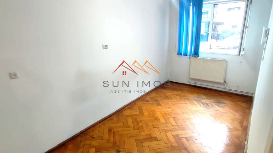 Apartament 3 camere - parter, Piața centrală - Câmpina - 69500 EURO - Poză 3